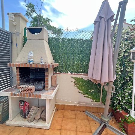 Casa En Vilafortuny Con Barbacoa Piscina Comunitaria 캠브릴스 외부 사진