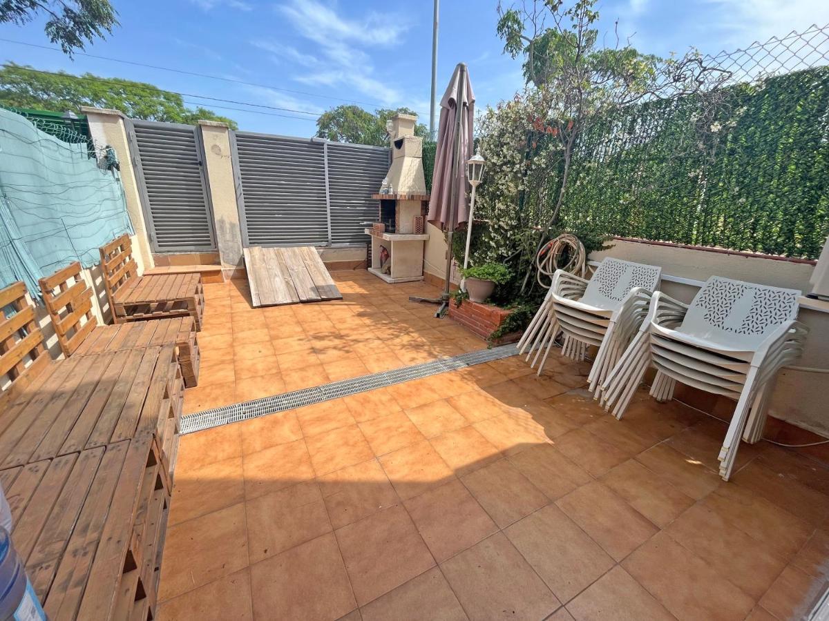 Casa En Vilafortuny Con Barbacoa Piscina Comunitaria 캠브릴스 외부 사진